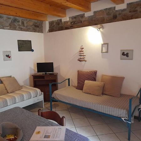 Brovello-CarpugninoA Casa Di Soleアパートメント エクステリア 写真
