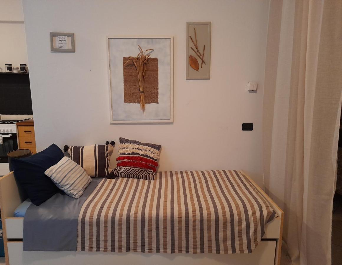 Brovello-CarpugninoA Casa Di Soleアパートメント エクステリア 写真
