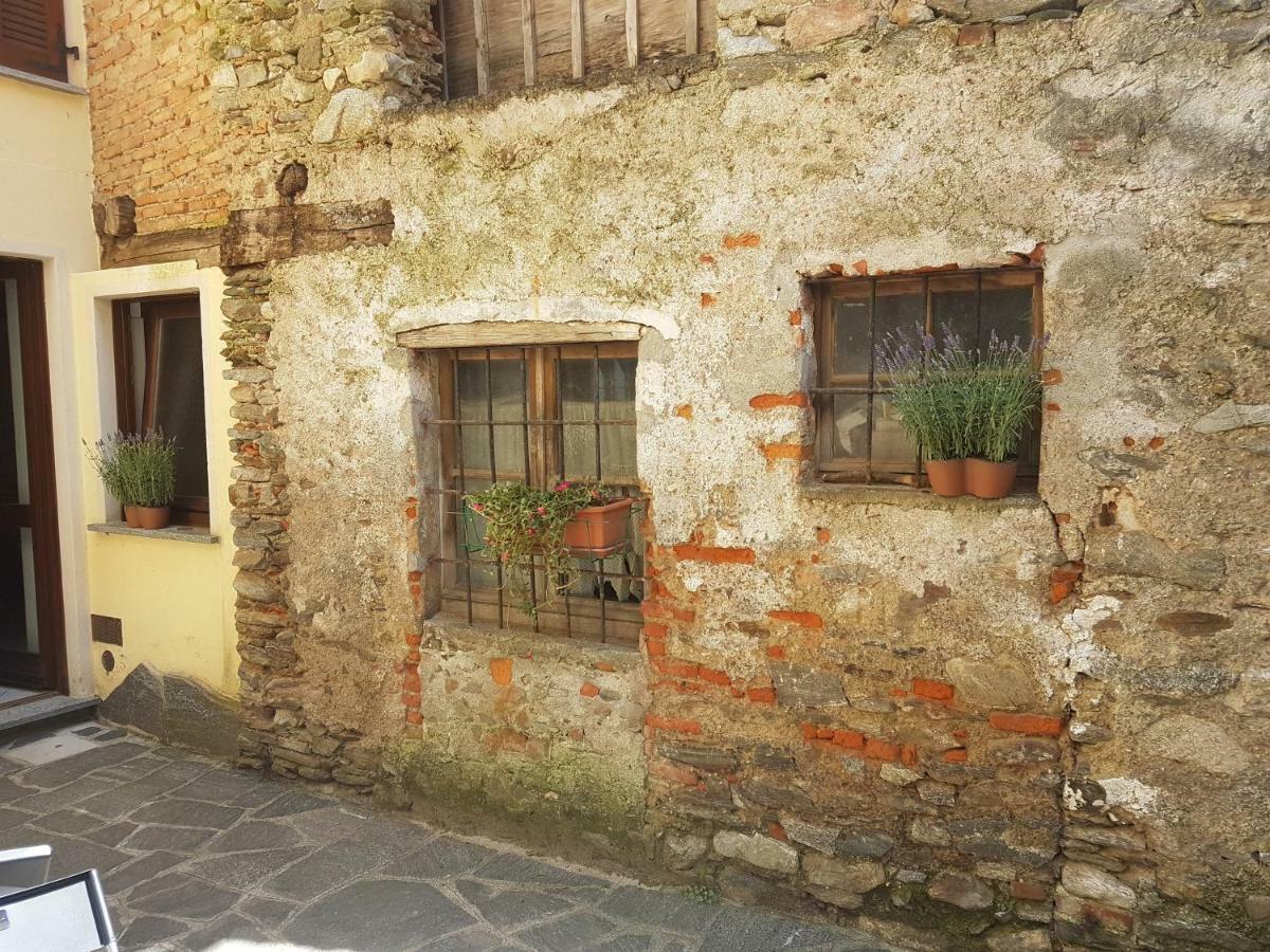 Brovello-CarpugninoA Casa Di Soleアパートメント エクステリア 写真