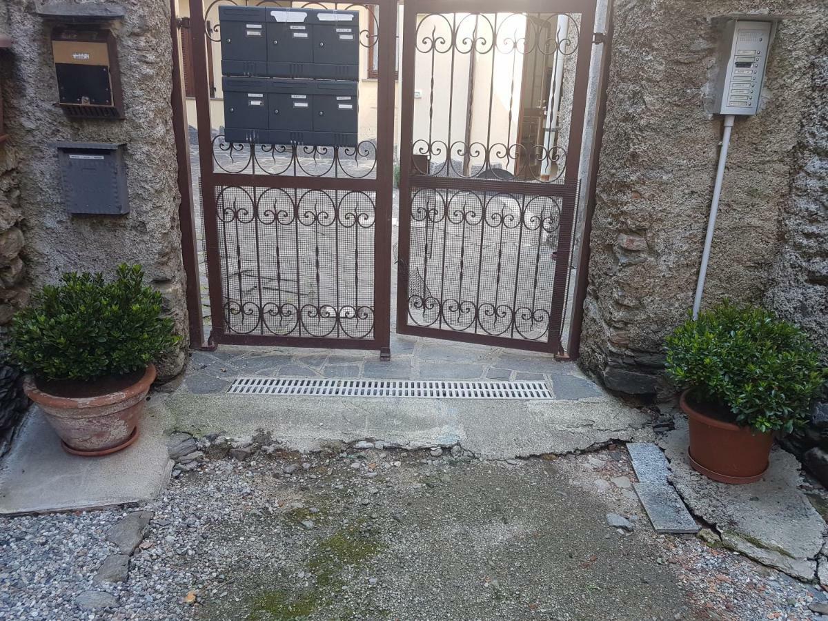 Brovello-CarpugninoA Casa Di Soleアパートメント エクステリア 写真