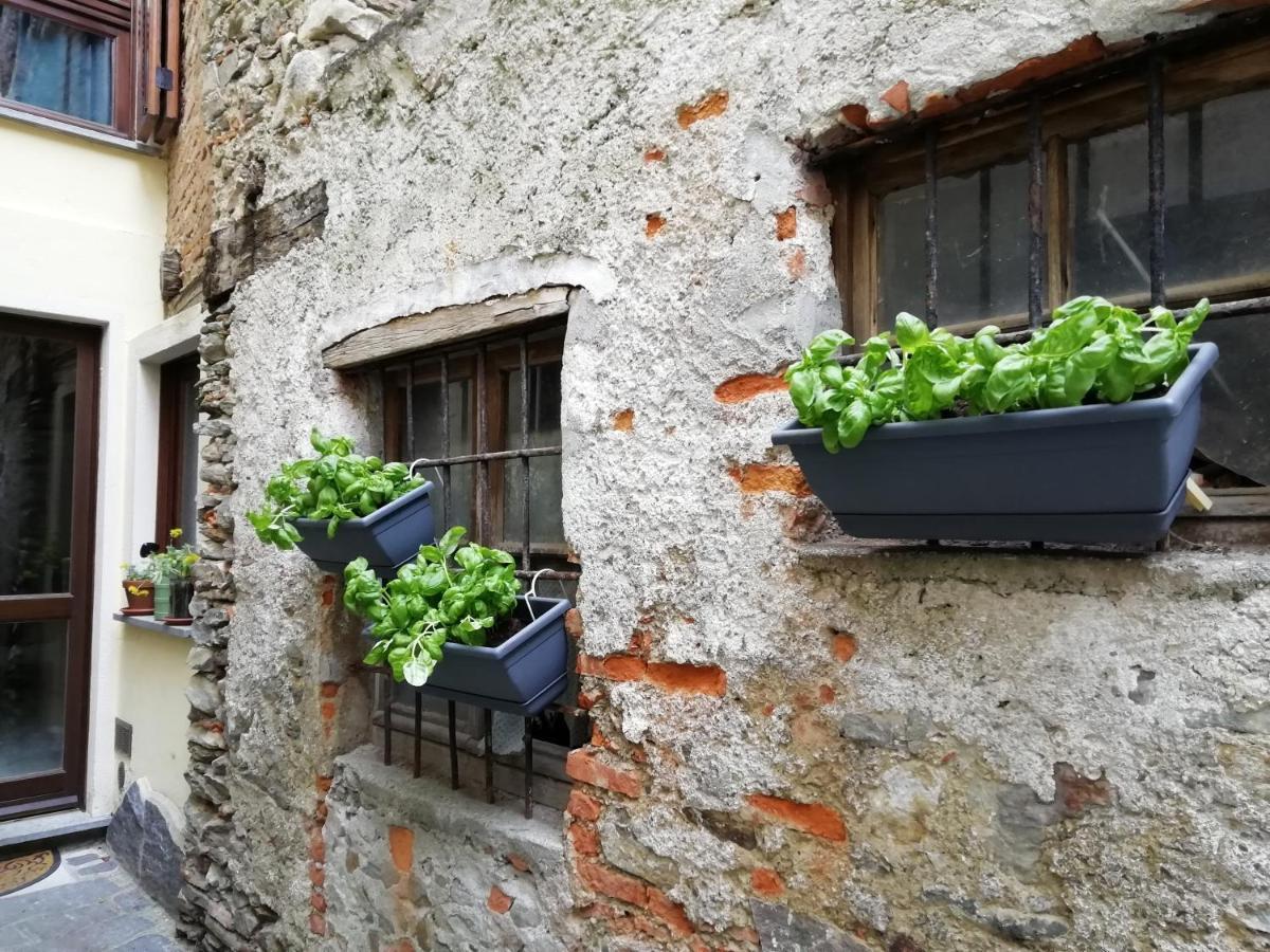Brovello-CarpugninoA Casa Di Soleアパートメント エクステリア 写真